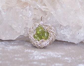 AUGUST EGGS - Nest Pendant in Peridot and Sterling Silver