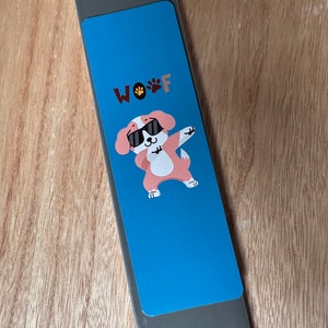 Wuff Hunde Lesezeichen • Vollfarbe Digitaldruck • 400gsm Seidenkarte • Lustiges Hunde Geschenk für Buchliebhaber