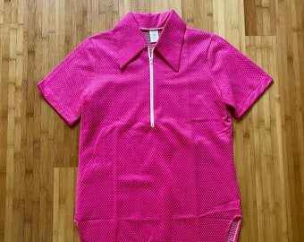 70s Vintage Magenta Pink Polka Dot Butterfly Collar Zip Up Short Sleeve Tunic Top, Deadstock, Never Worn, Size Medium