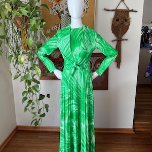 green emerald velvet dress 1950s 1960s - NANCY GREER, New York - Elegant Rayon Dress