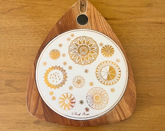 Vintage FRED PRESS Starburst Floral Gold and White Tile Tear Drop Wood Cheese Board Charcuterie Cutting Board