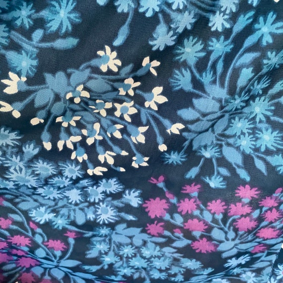 50s 60s Vintage Blue and Purple Floral Short Slee… - image 7