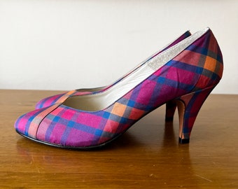 80s Vintage SIAM Leather Goods Pink and Blue Plaid Fabric Pumps Heels Size 6-1/2 Narrow