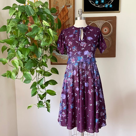 70s Vintage Purple Floral Short Sleeve Fit and Fl… - image 2