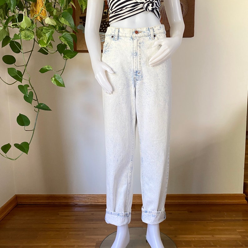 white acid wash jeans