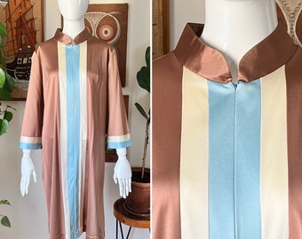 70s Vintage VANITY FAIR Brown and Light Blue Striped Nylon Zip Front Long Sleeve Short Robe, Size Medium