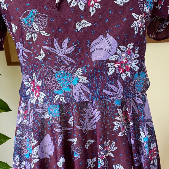 70s Vintage Purple Floral Short Sleeve Fit and Fl… - image 5