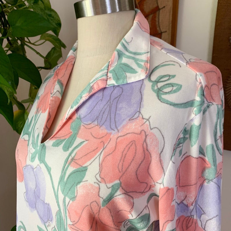 70s VERA NEUMANN White Pastel Floral Long Sleeve Top Size Medium to Large