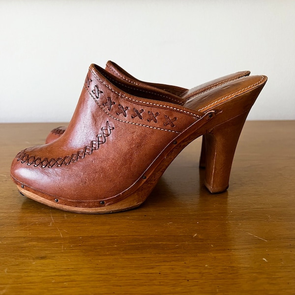 70s Vintage LATINAS Made in Brazil Brown Leather Chunky Wood High Heel Platform Mules Size 7 Narrow