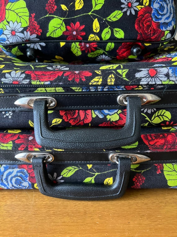 70s Vintage BANTAM Travelware Black Floral Luggag… - image 4