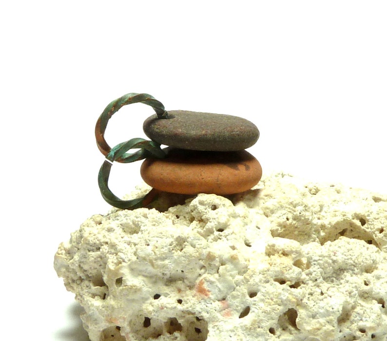 Drilled Beach Stone Charms Patina Copper Jump Rings Dangles River Rocks Lake Stones Pebbles Natural Supplies diy Jewelry Beads GET RUSTIC