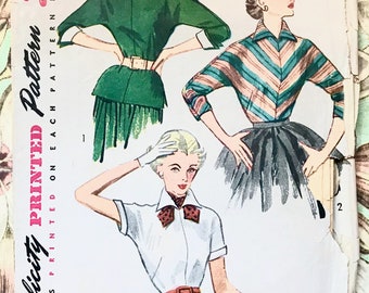 Simplicity 4010 - Vintage 1950's Women's Blouse Sewing Pattern - Size 12 (bust 30) - Detachable Collar, Cuffs, and Scarf