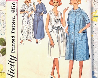 Vintage 1960's Women's Nightgown and Robe Sewing Pattern - Simplicity 5001 - Size Medium 14-16 (Bust 34-36) - Cut, Complete - Sleepwear