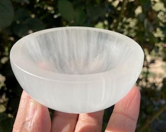 Hand Carved Selenite Bowl – Satin Spar Crystal Dish, Natural Gypsum Healing Bowl, Energy Cleansing Decor, Spiritual Gift