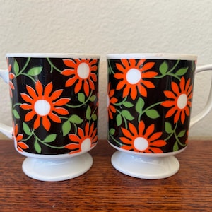 Groovy Vintage Coffee Mugs, Retro Pedestal Mugs, Flower Power, MCM Coffee Mugs, Flower Power Mugs