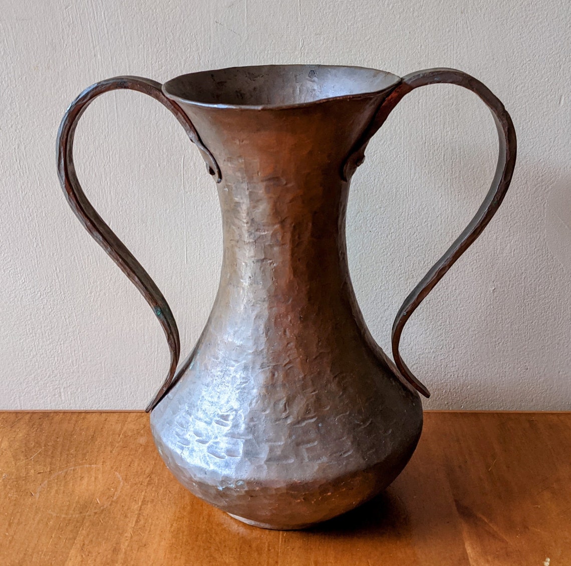 Vintage Hammered Copper Double Handled Urn Vase Etsy