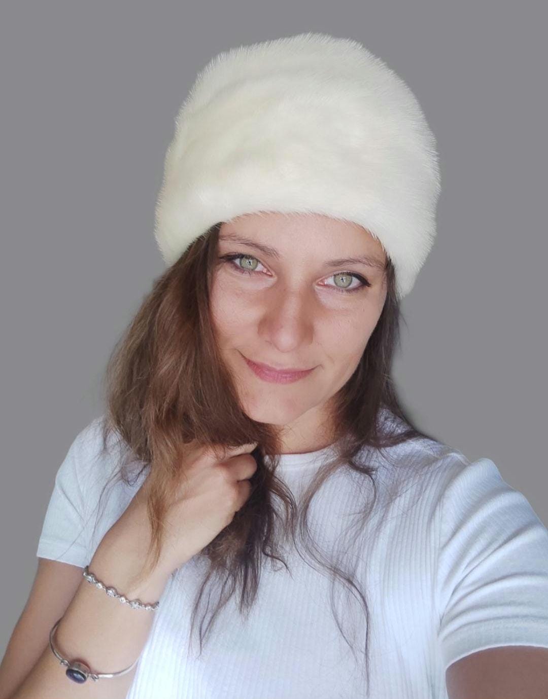 Vintage Parkridge exclusive white fur beaded hat! Rare find, great condition VTG Parkridge Exclusive Designer Vintage Cream Woven Hat  main image 2