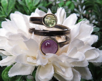 Adjustable Amethyst & Peridot Ring: Minimalist Brass Spiral Band