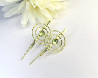 Minimalist Peridot Threader Earrings: Raw Brass, Stylish Dangle