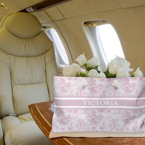 Toile de Jouy-weekendtas op maat: gepersonaliseerd cadeau voor de bruid