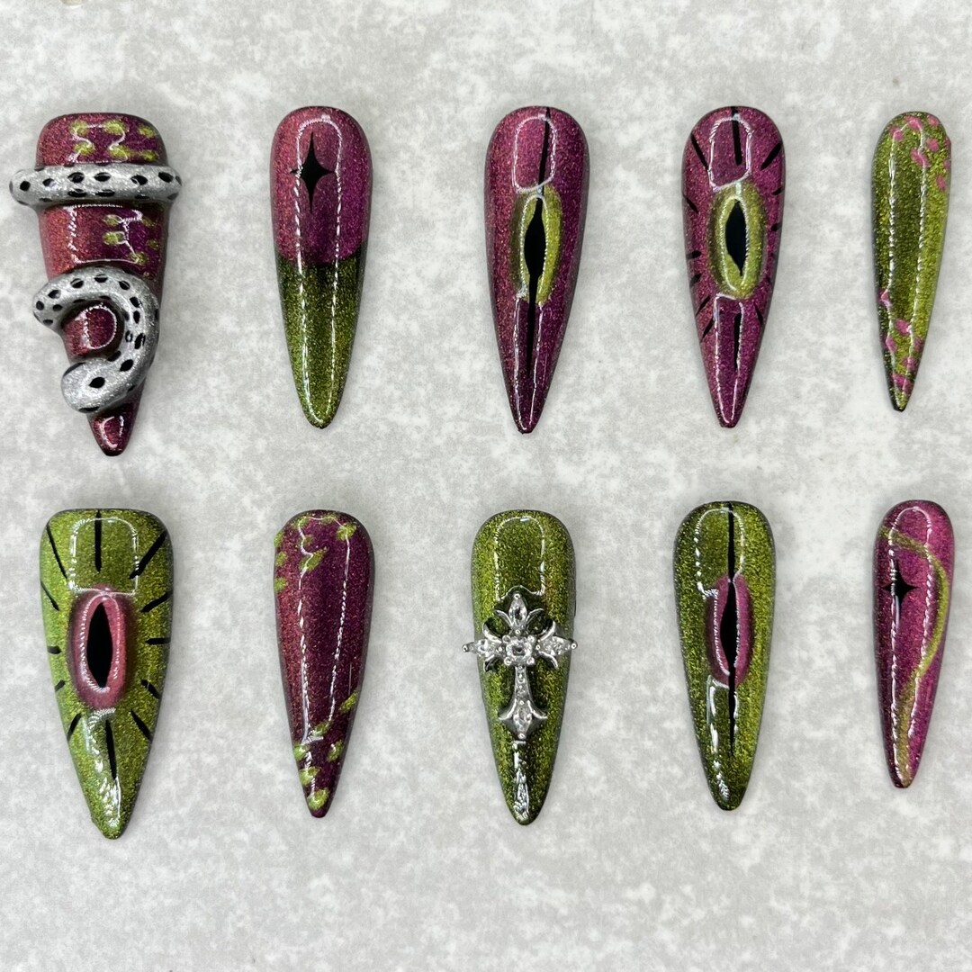Color-changing Snake Themed Nails, Acrylic Nails, Press on Nails, Snake ...