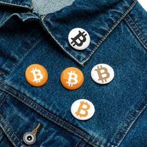 Bitcoin Pin Buttons,Set of 5 Pin Buttons,Cryptocurrency Pin Buttons,Bitcoin Collectible, Sticker, Decal, Bitcoin Pin,Bitcoin Merch