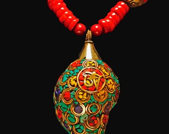 Tibetan Sacred Chank with OM & Coral