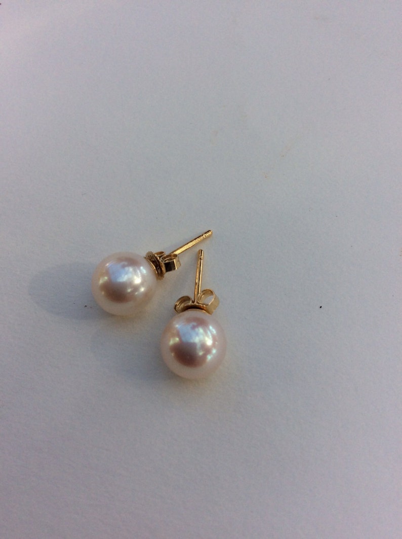Pearl And 14k Gold Stud Earrings image 3