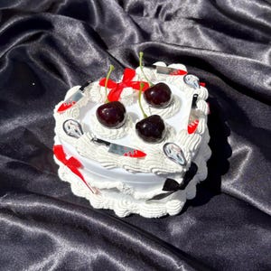 Horror Fake Cake Jewelry Trinket Box