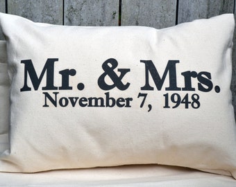 Wedding date, Personalized gift, anniversary gift, 2nd anniversary, wedding gift, Christmas gift idea, Mr & Mrs. pillow, cotton anniversary