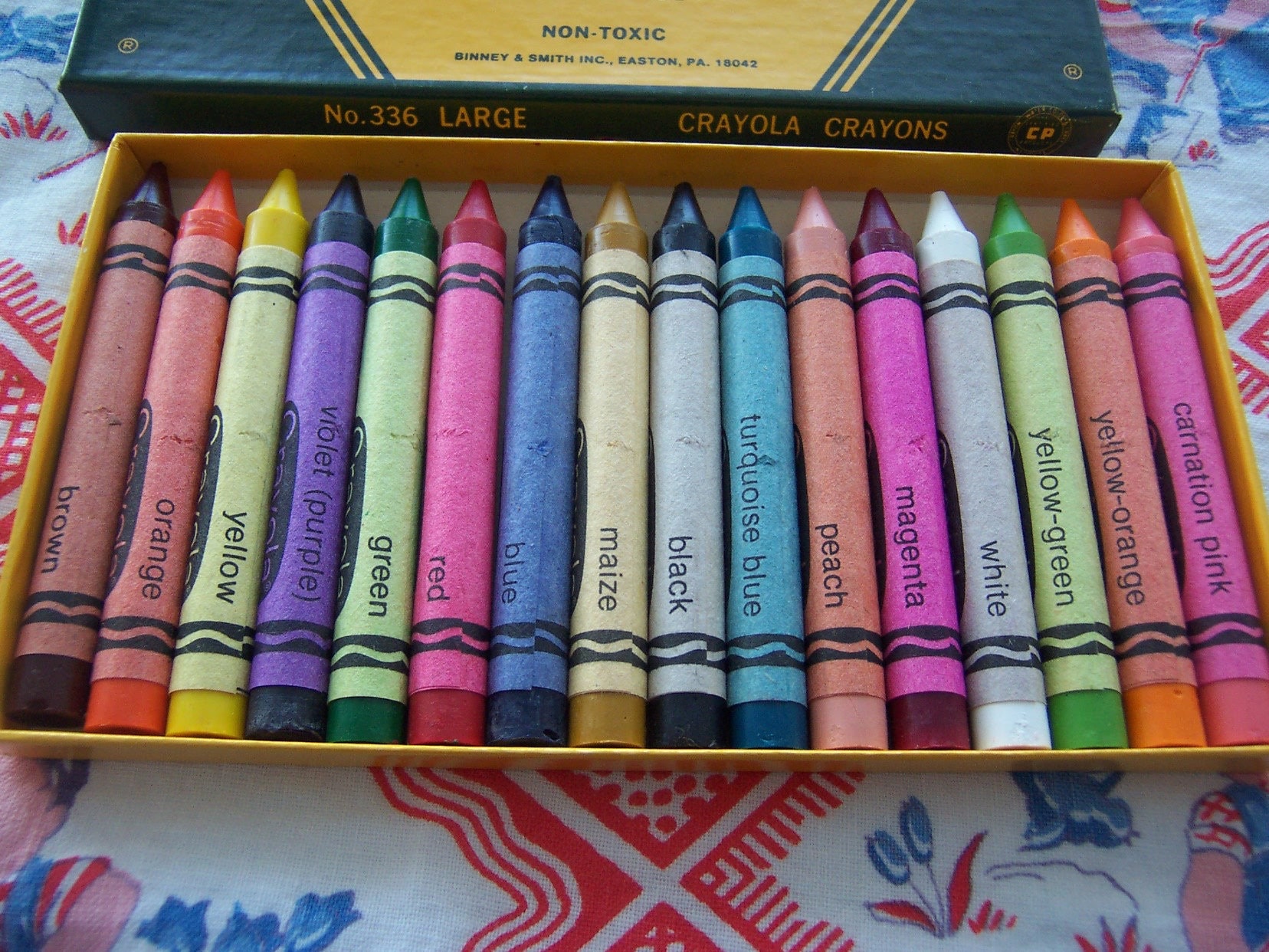 Boyds Crayola Treasure Box Binney's Big Box of Crayons w/Smith McBearsley  1E~NIB 