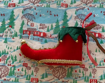 ornaments / velvet boot