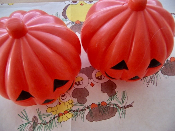 Halloween / Plastic Hollow Pumpkins 