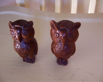 owls / wooden carved owl figurines