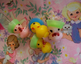 chicks / plastic easter chicks