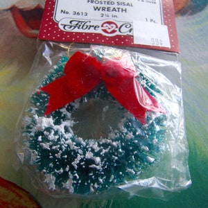 wreath ornament / frosted image 1