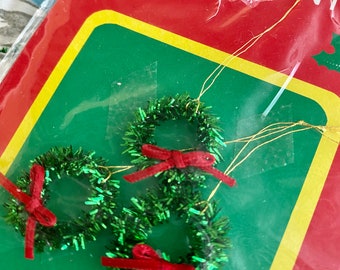 ornaments / three wee wreath ornaments