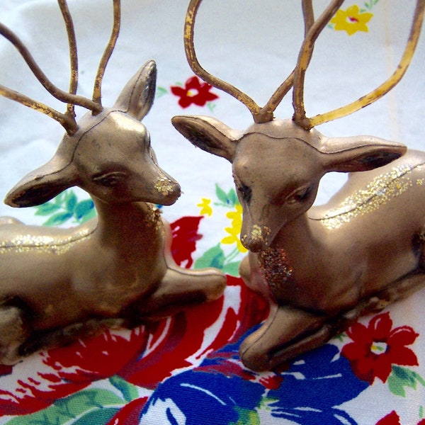 deer / hollow gold plastic deer