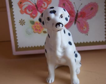 dog / dalmatian doggy figurine
