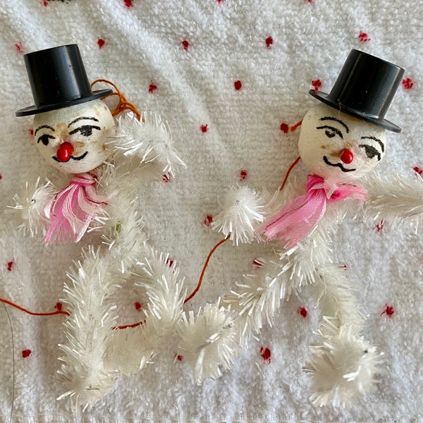 ornaments / pipe cleaner ornaments