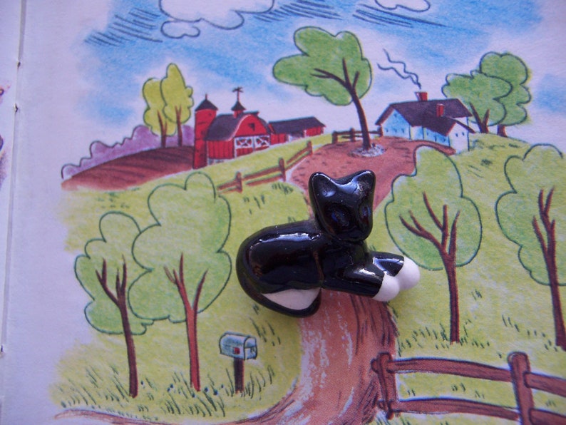 pin little ceramic kitty pin