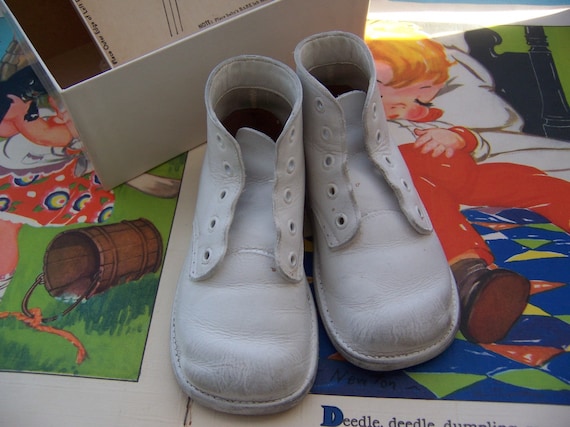 shoes / vintage leather baby/toddler shoes - image 1