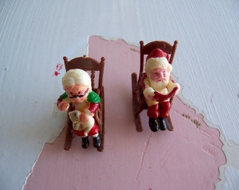 santa and mrs claus in rocking chairs