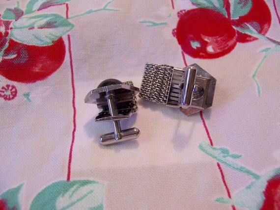 cuff links / silvertone vintage cuff links - image 4