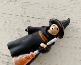halloween / tiny rubber witch