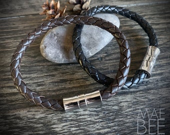 Pulsera trenzada de cuero negro: joyería unisex apilable