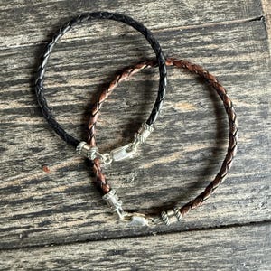 Bracciale in pelle intrecciata: chiusura e terminali in argento sterling, gioielli impilabili