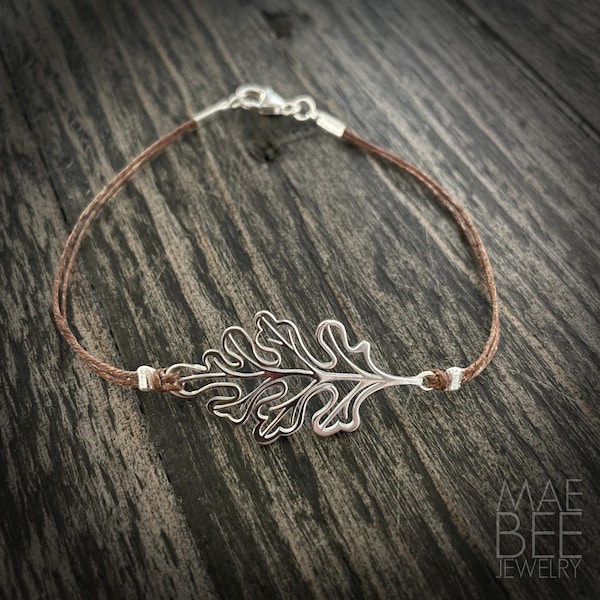 Oak tree leaf bracelet, gardener bracelet, plant lady bracelet, fall bracelet, gift for hiker, nature bracelet, adventure jewelry