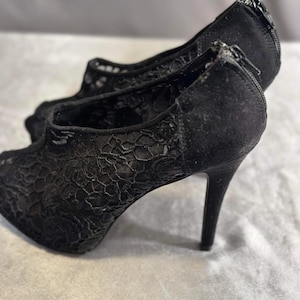 ELLE Women BLACK Suede & Lace Zip Back Open Toe High Pumps Shoes Sz 9 WCLTH