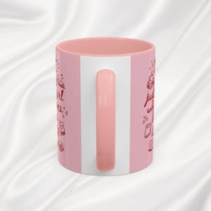 Just a Girl Who Loves Books Mok, roze girly boekenliefhebber cadeau, gepersonaliseerd schoolse cadeau, aangepaste lezer cadeau, boekenwurm cadeau voor booktoker afbeelding 5